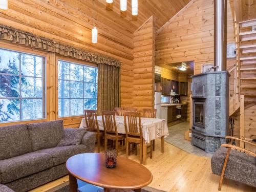 Holiday Home Hiisi mökki by Interhome (Holiday Home Hiisi mokki by Interhome) in Hyrynsalmi