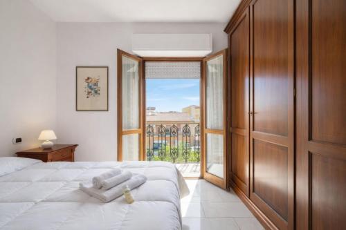 Dimoras 3BR City Center Balcony & Parking SF