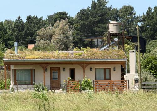 Casa Geo - Casa en Chapa Zona Cruz del Sur Para 4 PAX con Parrilla - Hola Sur