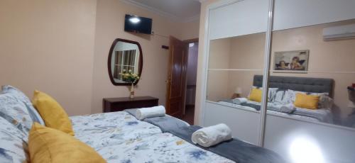 2 twin beds