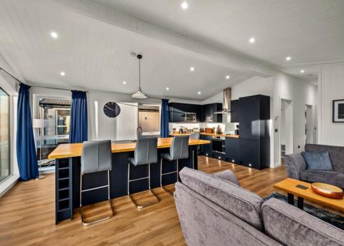 кухня, Finest Retreats - Silverwood Premium Chalet in Errol