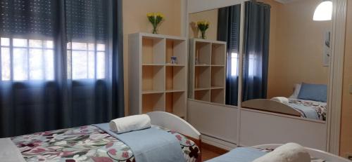 2 twin beds
