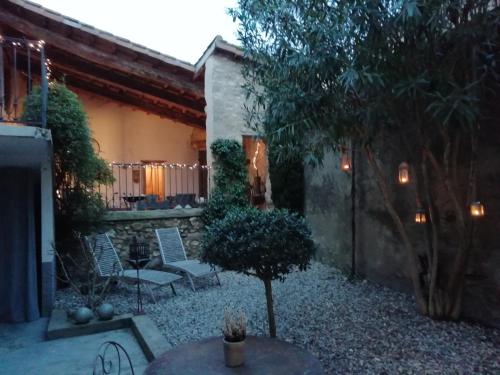 La maison de la fontaine in Villeneuve-Minervois