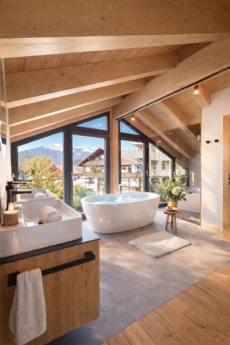 Boutique ChaletS Alpi - Private Sauna & Garden