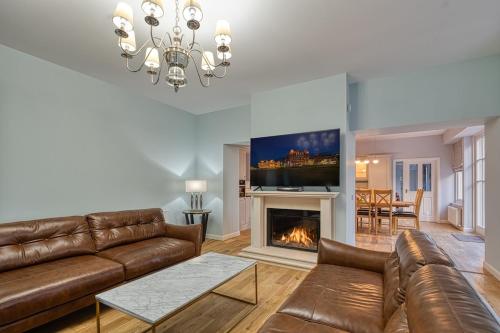 Victorian retreat within a private estate in Leslie
