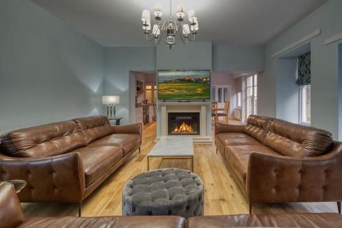 Victorian retreat within a private estate in Leslie