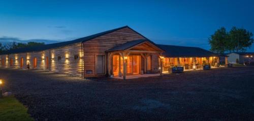 Фойє, Finest Retreats - Silverwood Deluxe Chalet in Errol
