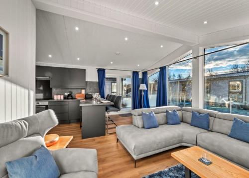 Спільний лаунж/ТБ зона, Finest Retreats - Silverwood Deluxe Chalet in Errol