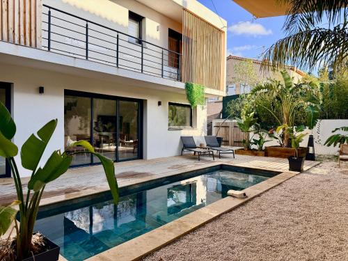 Villa bord de mer avec piscine et jardin tropical - Seaside villa with pool and tropical garden