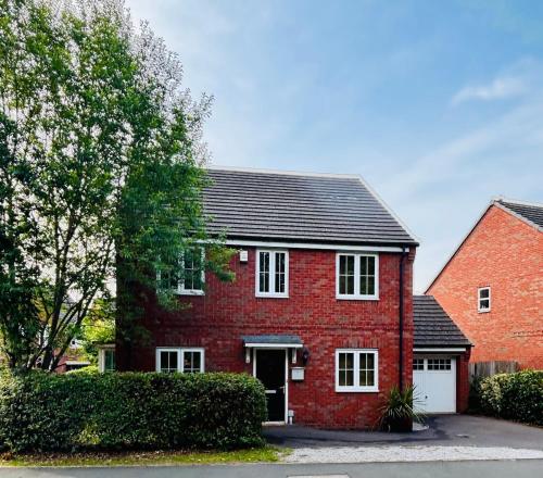 Damson Manor - Luxury 5 Bed - NEC Airport – khách sạn tại Solihull