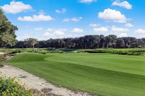 2338 Boxwood Lane-Courtside Villas - image 3