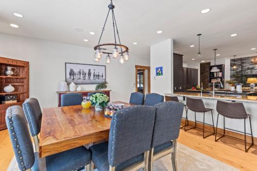 Abode at Open Meadows - image 2