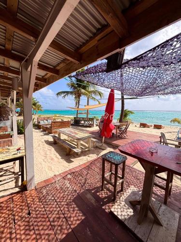 Restorāns, La Bulle de Maloma - Piscine réouverte, Cocon pour Duo, Plage à 2 min (La Bulle de Maloma - Piscine reouverte, Cocon pour Duo, Plage a 2 min) in Grand-Burga