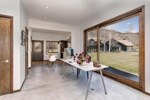 Abode at Open Meadows - image 6