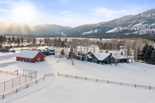 Abode at Open Meadows - image 10