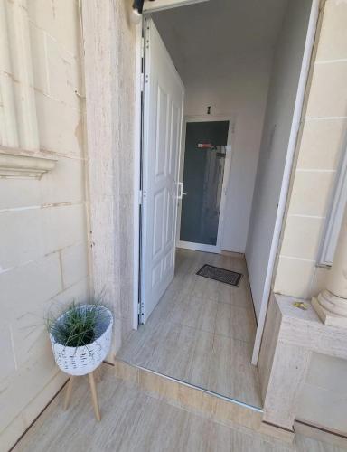 Private room with En-Suite close to Valletta in Pietà