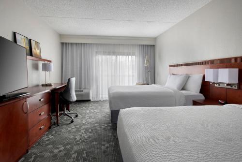 Courtyard by Marriott Lincroft Red Bank in Red Bank, USA