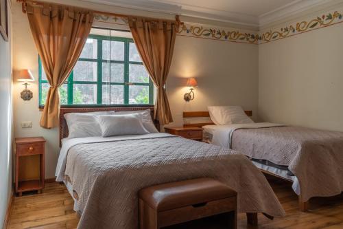 1 double bed, 1 twin bed