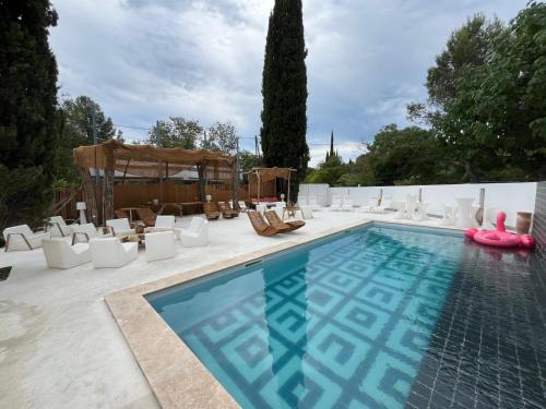 AUBERGE DES PINS – Bandol, WY