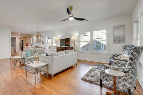 < 4 Mi to Mercedes-Benz: Modern West End ATL Stay in Cascade Road