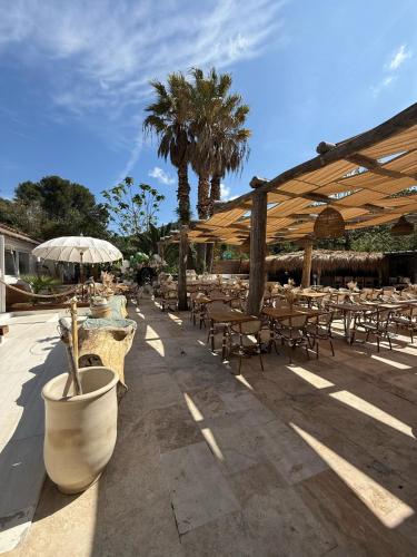 AUBERGE DES PINS – Bandol, WY