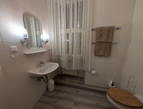 Vannituba, Serviced Rooms ''Krone'' in Creglingen