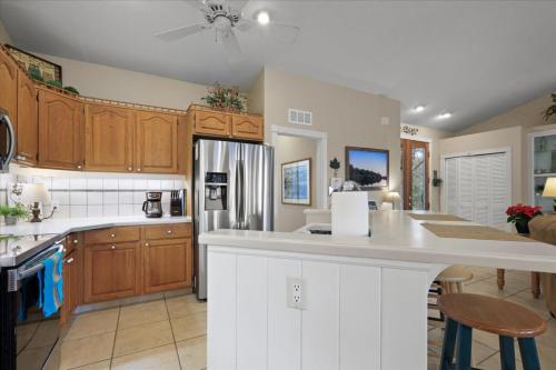 Suwannee House with Bungalow in Bell (FL)