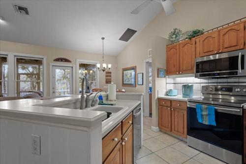 Suwannee House with Bungalow in Bell (FL)