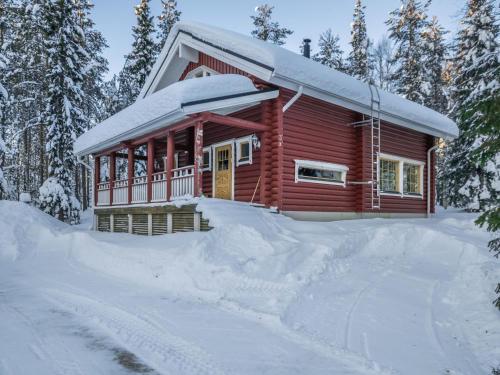 Holiday Home Hiisi mökki by Interhome – khách sạn tại Hyrynsalmi