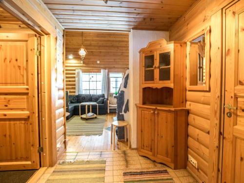 Holiday Home Ukkohovi 5 paritalo by Interhome in Hyrynsalmi