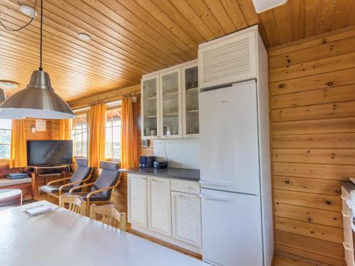 Holiday Home Alppikylä 1a paritalo by Interhome (Holiday Home Alppikyla 1a paritalo by Interhome) in Hyrynsalmi