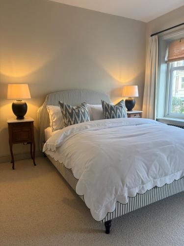 Montagu Apartment - St Leonards-on-Sea - Luxurious 2 bed Coastal Stay – khách sạn tại Gensing