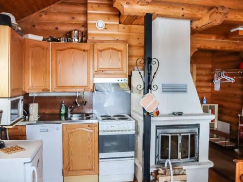 Holiday Home Alppi 6b paritalo by Interhome in Hyrynsalmi
