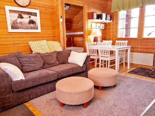Holiday Home Lomasyväri 810 by Interhome (Holiday Home Lomasyvari 810 by Interhome) in 尼爾西艾