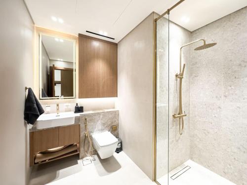 Modern Studio with Private Jacuzzi - image 5