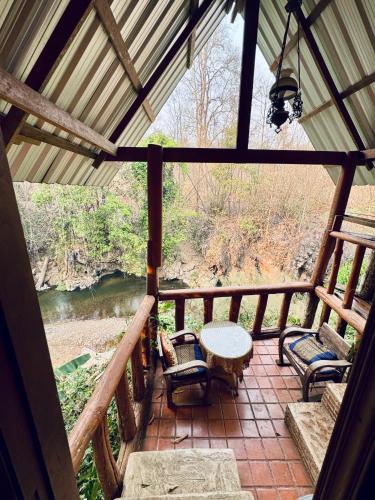 Soppong River Inn