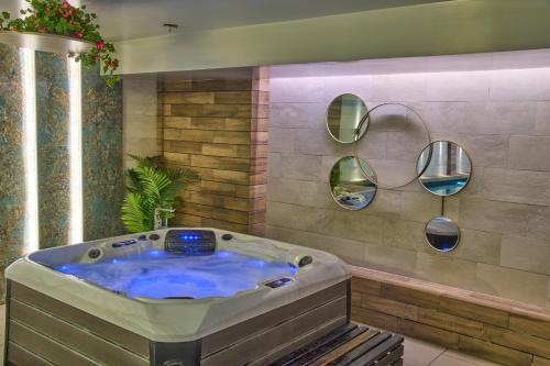 Exclusiva suite piso 16 con vista - image 5