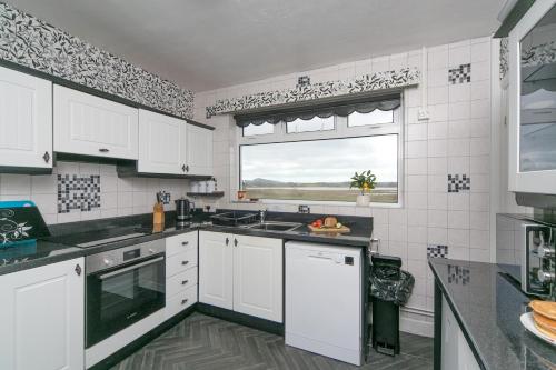 Seadmed, Peaceful property with stunning views - Pass the Keys in Valley