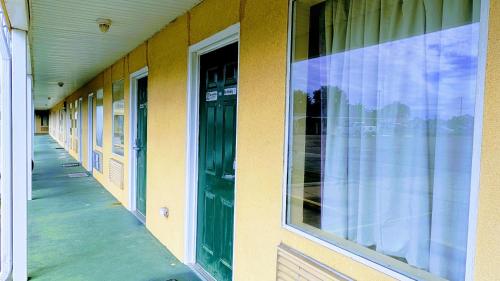 Coast Motel – Pascagoula, MS