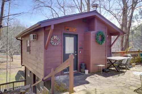 Game Room and Pool Access Sevierville Studio! in Sevierville, USA