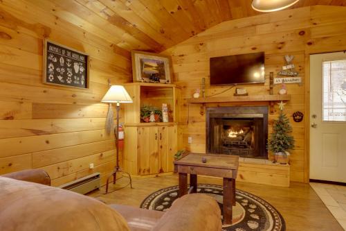 Game Room and Pool Access Sevierville Studio! in Sevierville, USA