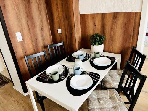 餐飲選擇, Top Apartments in Kamen - Cozystays in 卡門