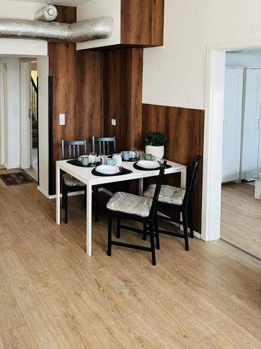 設施, Top Apartments in Kamen - Cozystays in 卡門