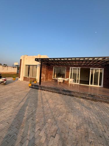 Hidden Farm - Luxury Private 2BHK Farmhouse near Mohali & Chandigarh in Janetpur