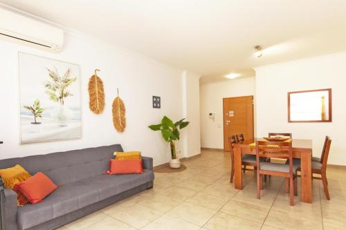A04 - Large Modern 1 bed Apartment with Pool 5