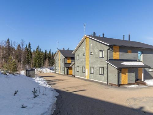 Holiday Home Hallan karhu b- paritalo by Interhome in Хюрюнсалмі