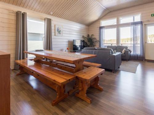 Holiday Home Hallan karhu b- paritalo by Interhome in Хюрюнсалмі