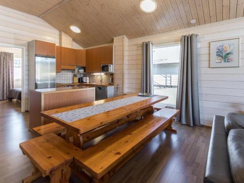 Holiday Home Hallan karhu b- paritalo by Interhome in Хюрюнсалмі