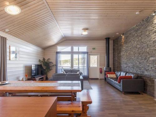Holiday Home Hallan karhu b- paritalo by Interhome in Хюрюнсалмі