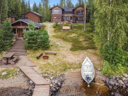 Holiday Home Mäntyranta by Interhome — other in Leivonmäki, 41770, Finland